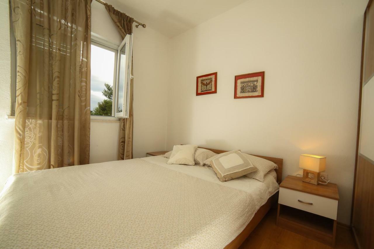 Apartment Star Supetar Buitenkant foto